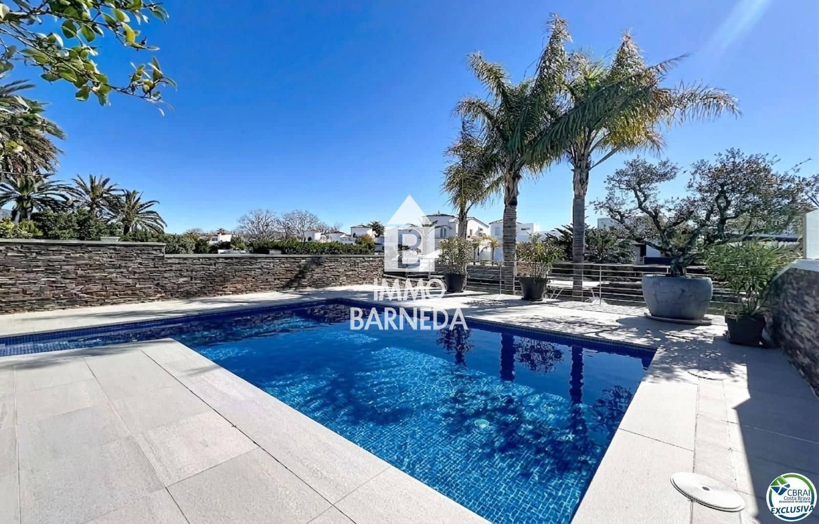 3 slaapkamer Villa te koop in Empuriabrava met zwembad garage - € 930.000 (Ref: 9765276)