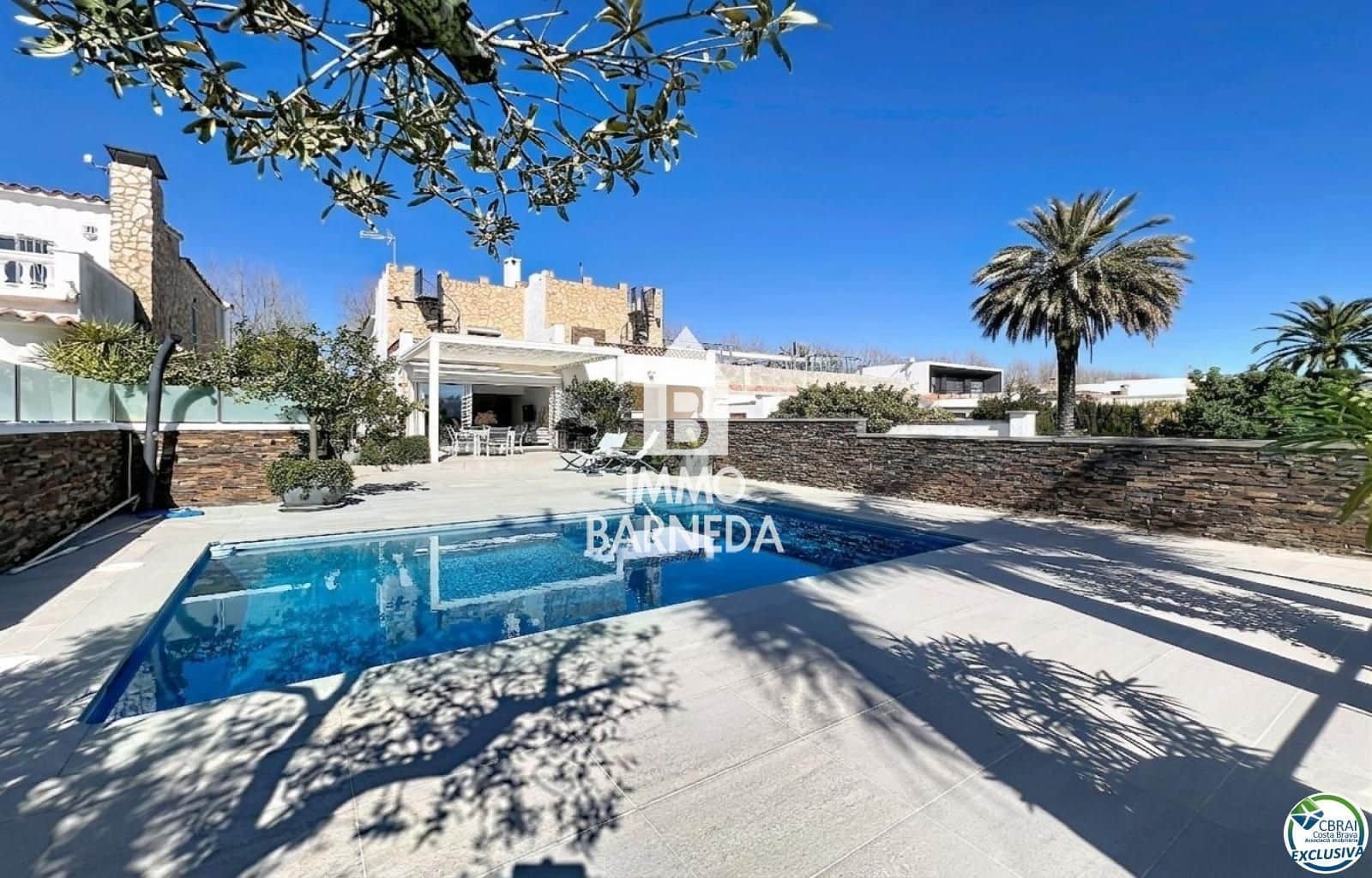 3 slaapkamer Villa te koop in Empuriabrava met zwembad garage - € 930.000 (Ref: 9765276)