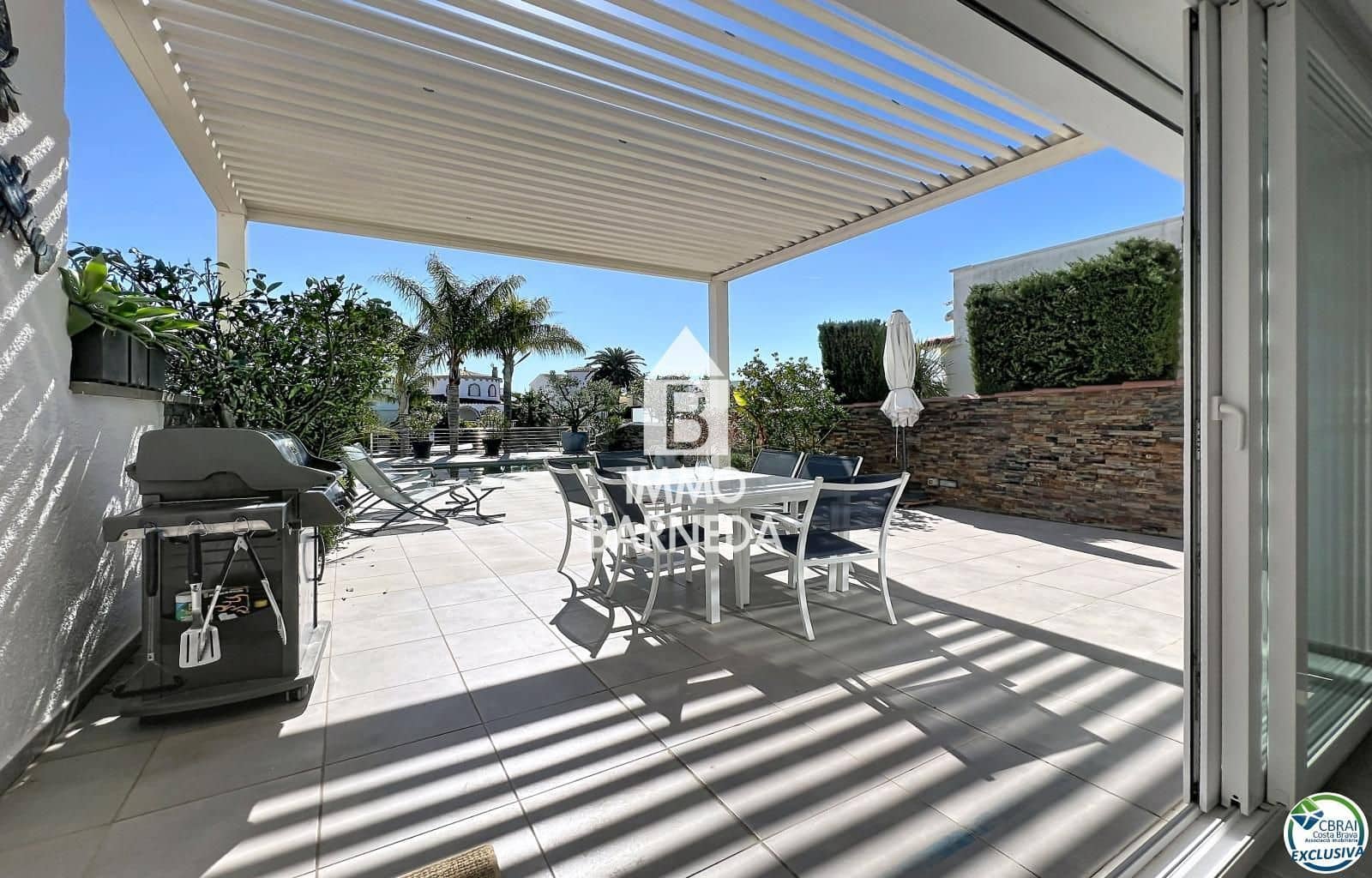 3 slaapkamer Villa te koop in Empuriabrava met zwembad garage - € 930.000 (Ref: 9765276)