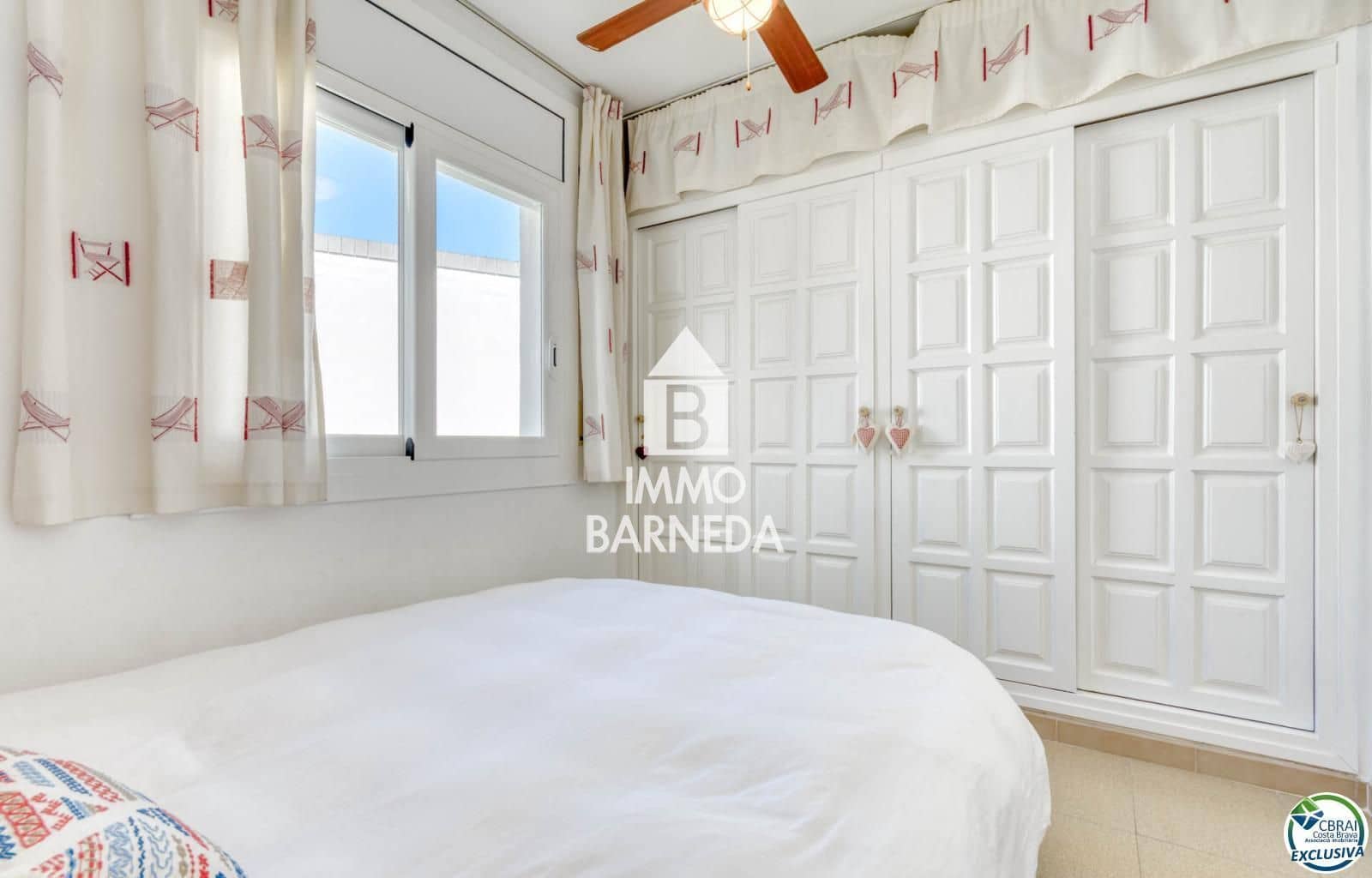 2 bedroom Flat for sale in Roses - € 235,000 (Ref: 9773429)