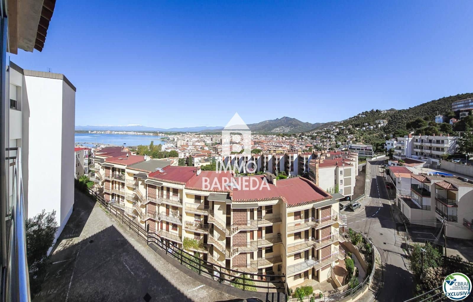 2 bedroom Flat for sale in Roses - € 235,000 (Ref: 9773429)