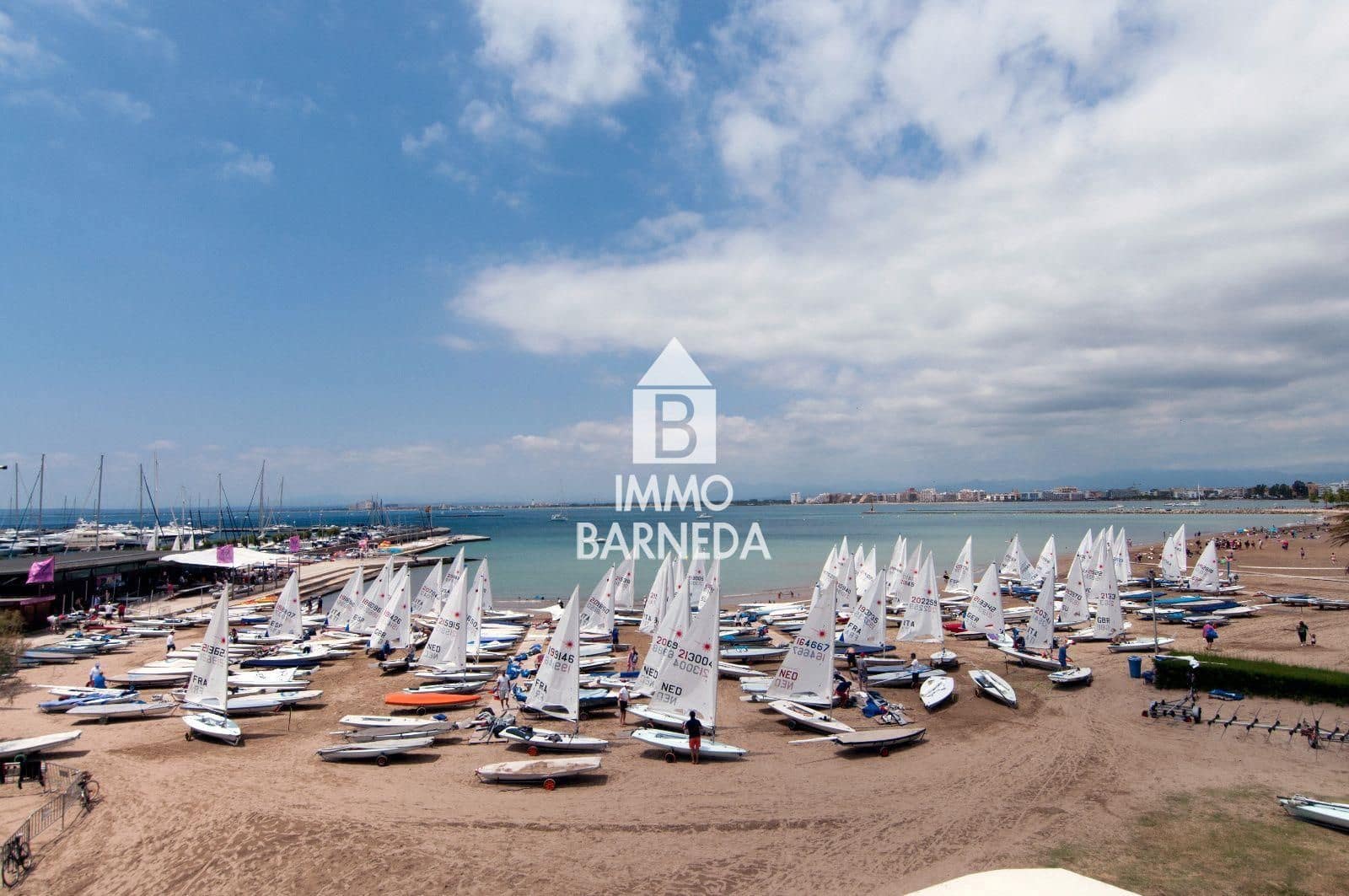 2 slaapkamer Flat te koop in Roses met zwembad - € 266.000 (Ref: 9778880)