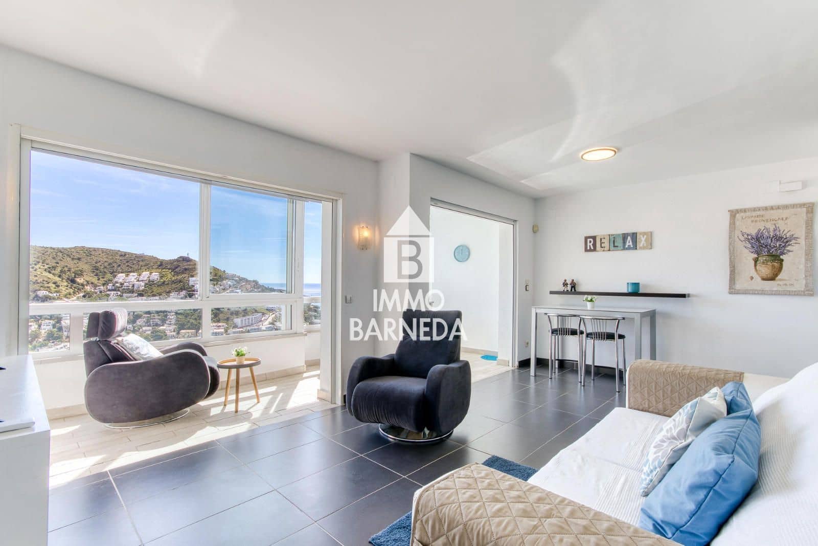 2 bedroom Flat for sale in Roses with garage - € 355,000 (Ref: 9787721)