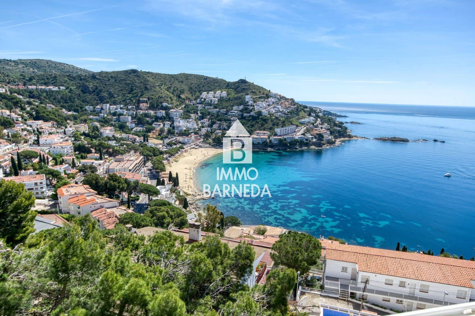 2 bedroom Flat for sale in Roses with garage - € 355,000 (Ref: 9787721)