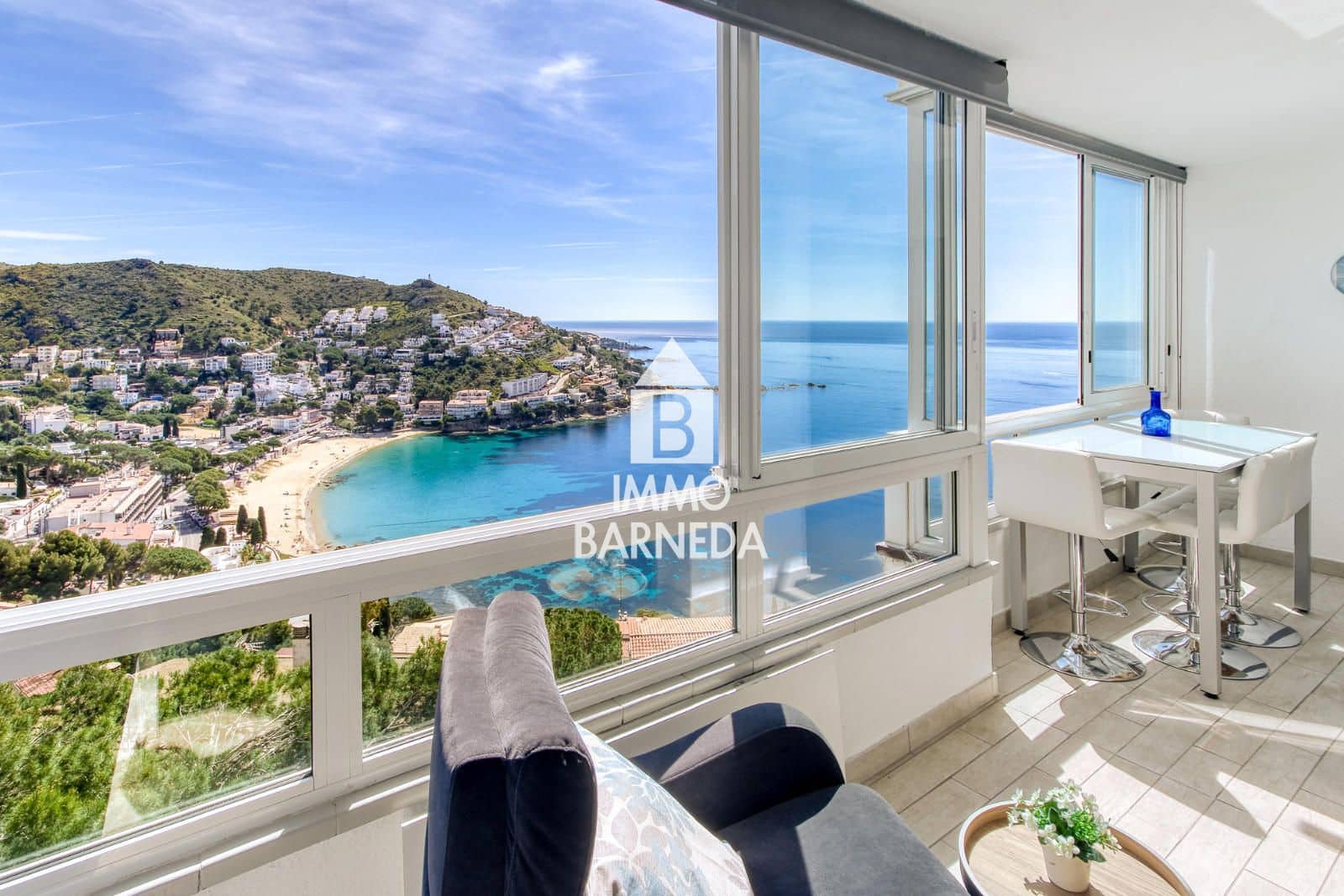 2 bedroom Flat for sale in Roses with garage - € 355,000 (Ref: 9787721)