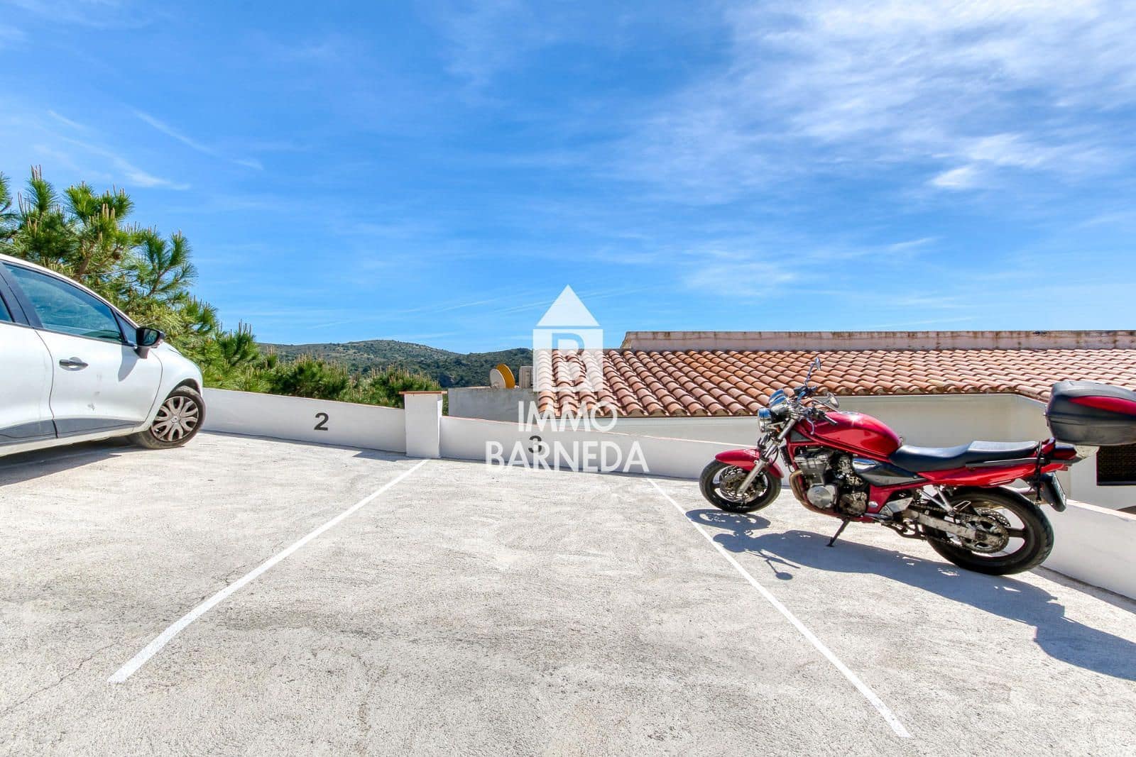 2 bedroom Flat for sale in Roses with garage - € 355,000 (Ref: 9787721)