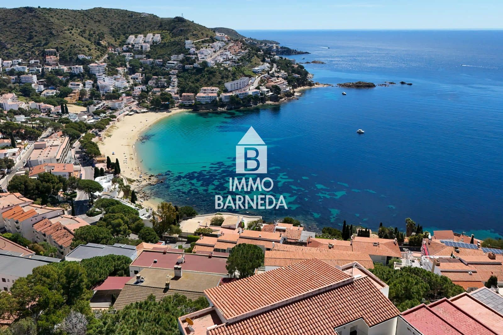 2 bedroom Flat for sale in Roses with garage - € 355,000 (Ref: 9787721)