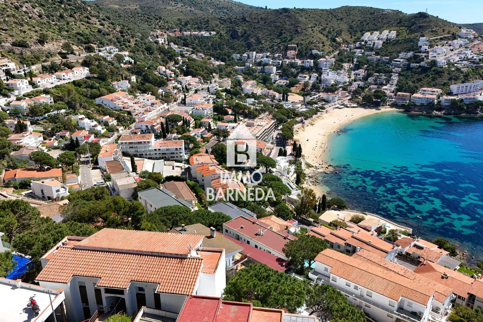 2 bedroom Flat for sale in Roses with garage - € 355,000 (Ref: 9787721)