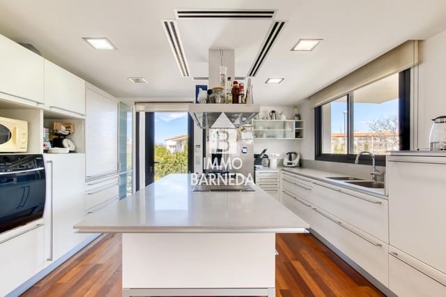 7 Zimmer Villa zu verkaufen in Llançà mit Garage - 1.250.000 € (Ref: 9795069)