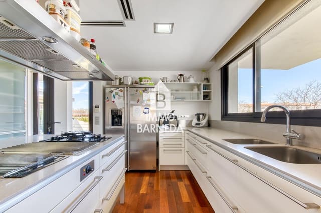 7 Zimmer Villa zu verkaufen in Llançà mit Garage - 1.250.000 € (Ref: 9795069)