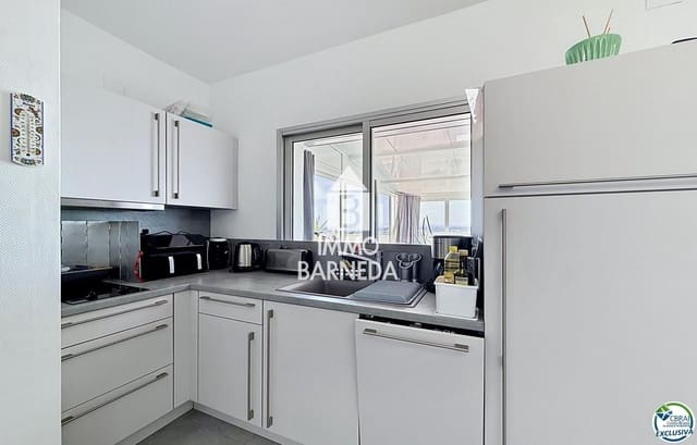 Leilighet til salgs i Roses med svømmebasseng garasje - € 160 000 (Ref: 9813533)