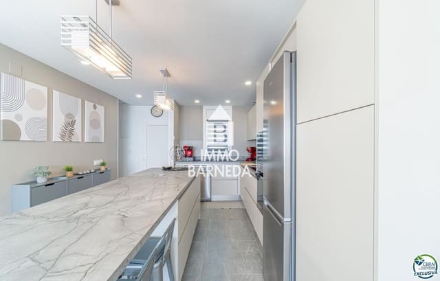 2 sovrum Villa till salu i Roses med garage - 299 000 € (Ref: 9814608)