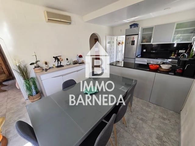 2 makuuhuone Huvila myytävänä paikassa Empuriabrava, Castelló d'Empúries mukana uima-altaan 
autotalli - 495 000 € (Ref: 9825711)