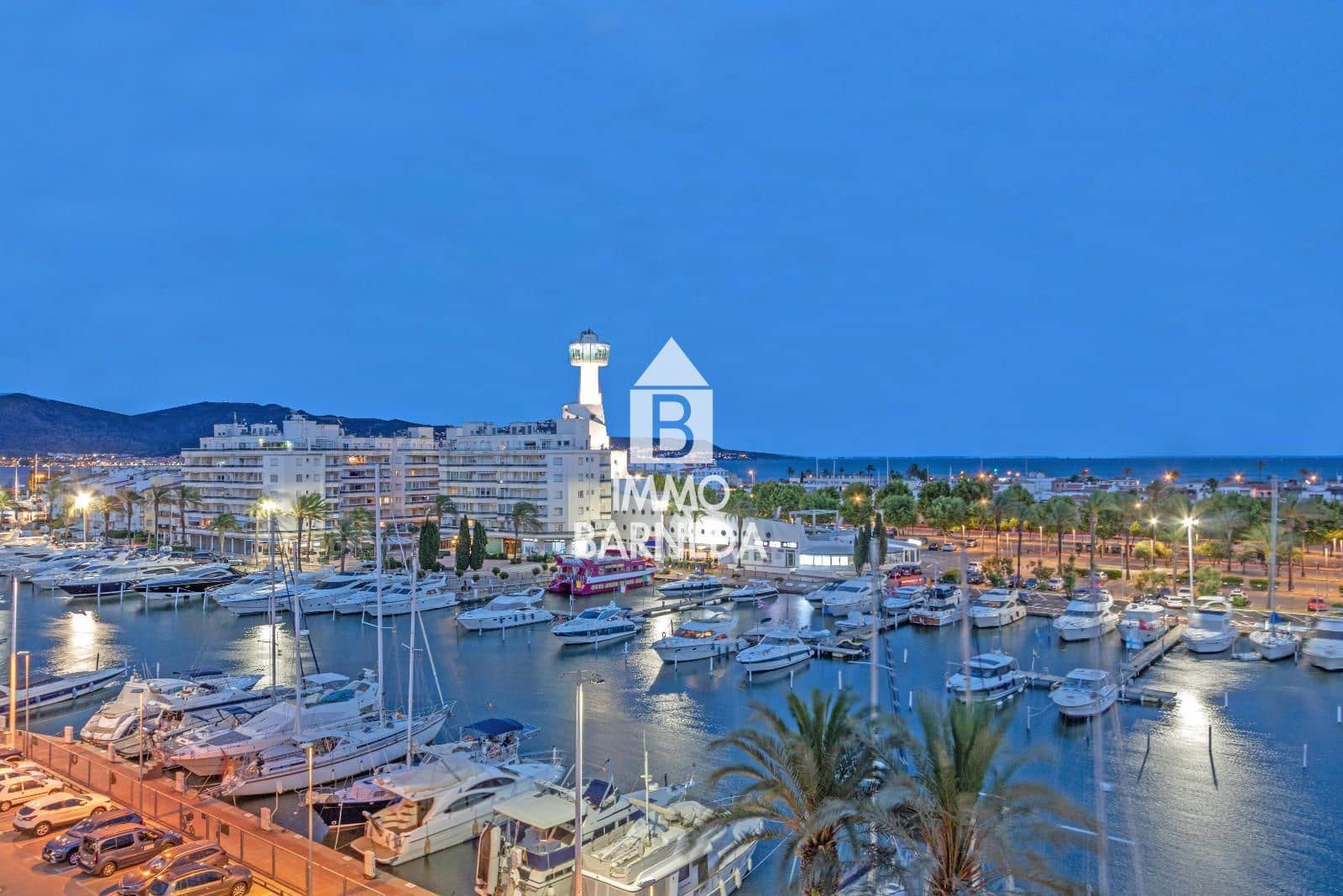 2 slaapkamer Flat te koop in Empuriabrava met garage - € 325.000 (Ref: 9838410)