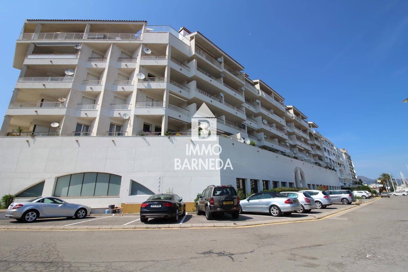 2 slaapkamer Flat te koop in Empuriabrava met garage - € 325.000 (Ref: 9838410)