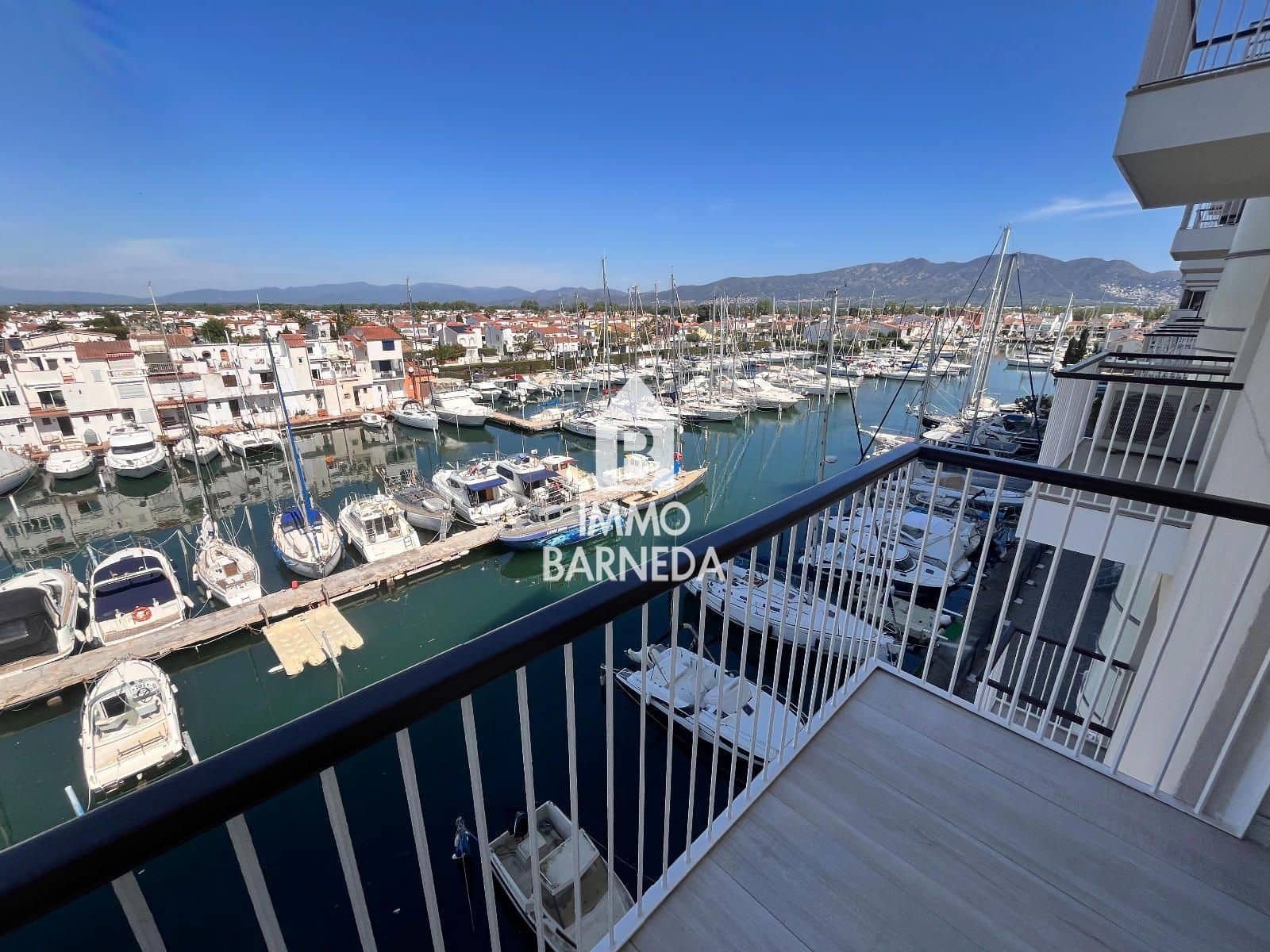 2 slaapkamer Flat te koop in Empuriabrava met garage - € 325.000 (Ref: 9838410)