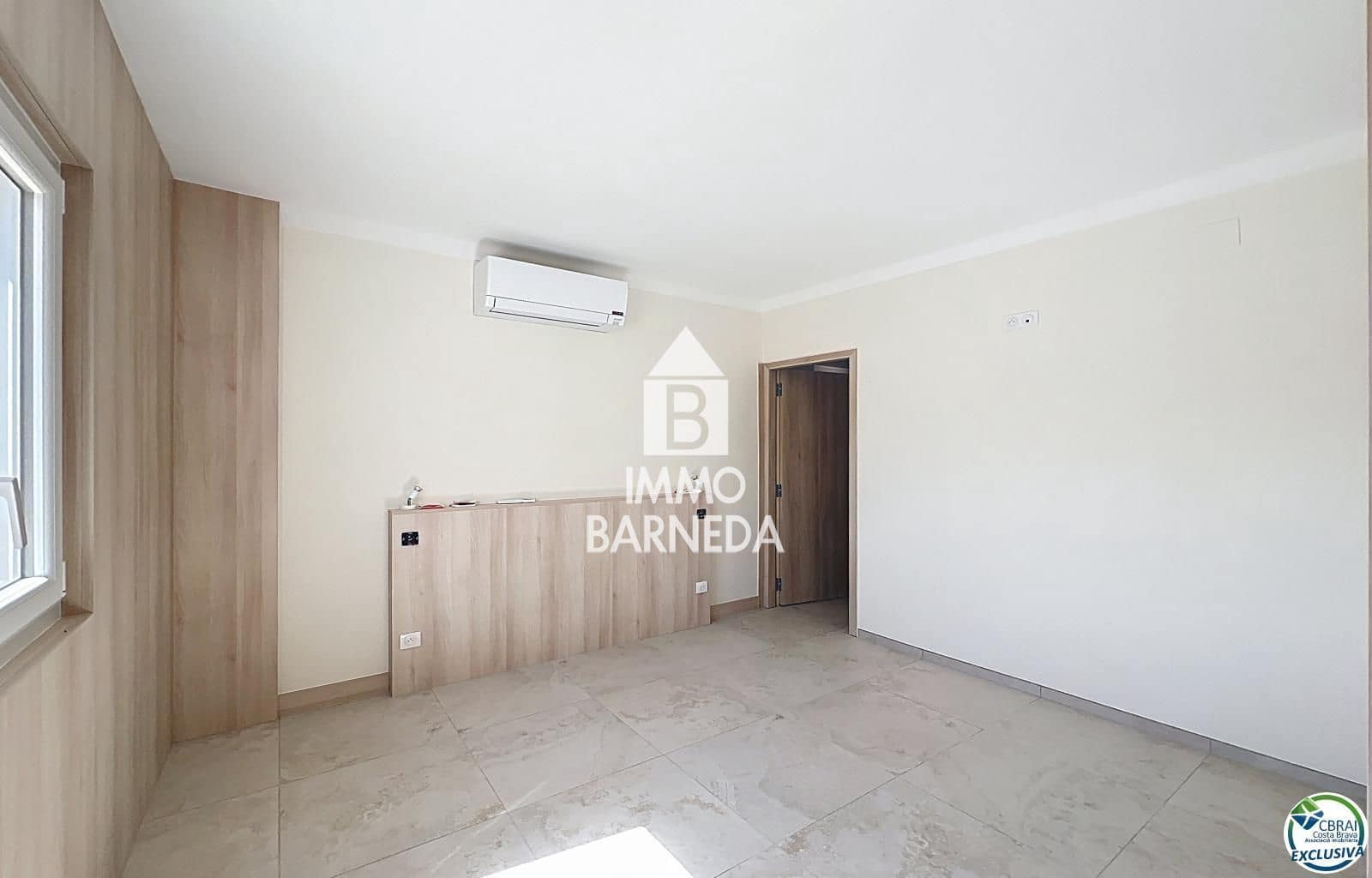 5 makuuhuone Huvila myytävänä paikassa Empuriabrava - 595 000 € (Ref: 9839712)