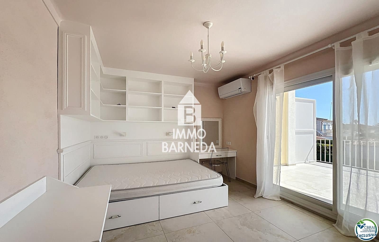 5 makuuhuone Huvila myytävänä paikassa Empuriabrava - 595 000 € (Ref: 9839712)