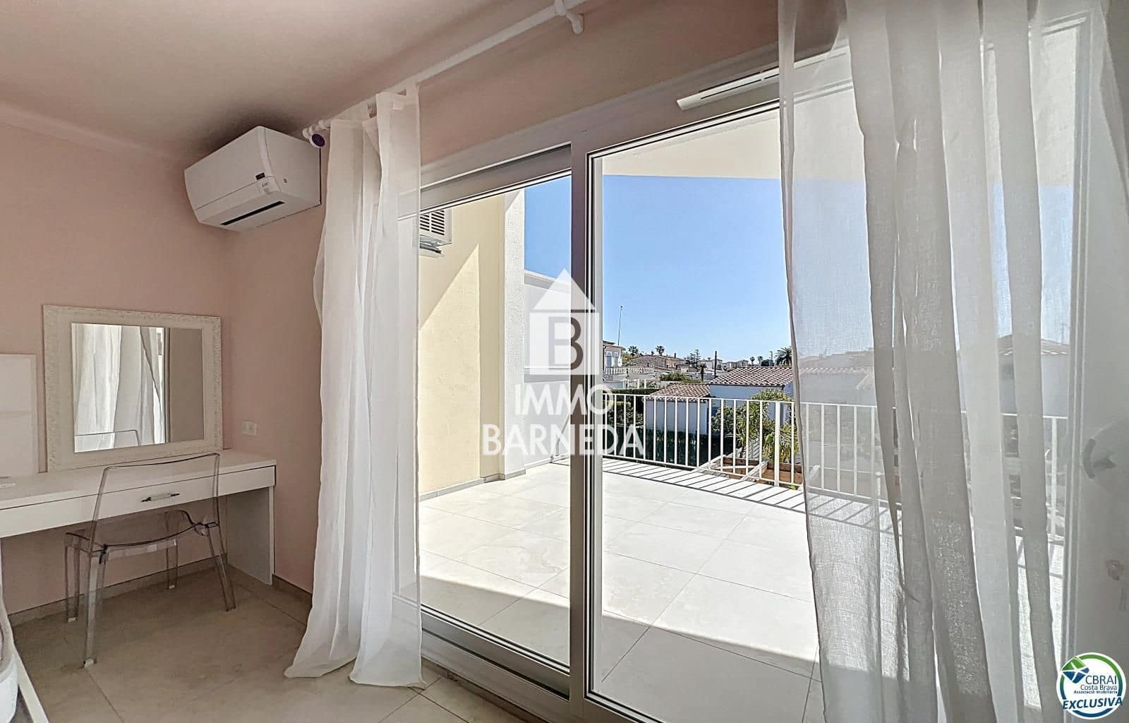 5 makuuhuone Huvila myytävänä paikassa Empuriabrava - 595 000 € (Ref: 9839712)
