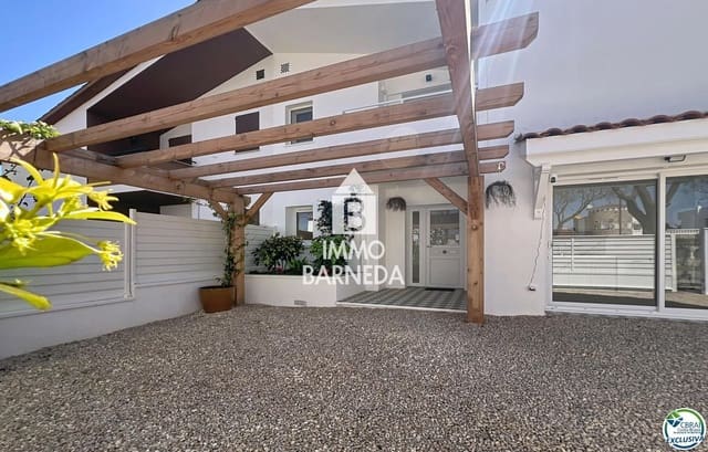 5 makuuhuone Huvila myytävänä paikassa Empuriabrava, Castelló d'Empúries - 595 000 € (Ref: 9839712)