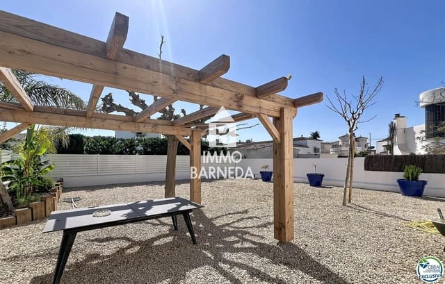 5 makuuhuone Huvila myytävänä paikassa Empuriabrava, Castelló d'Empúries - 595 000 € (Ref: 9839712)