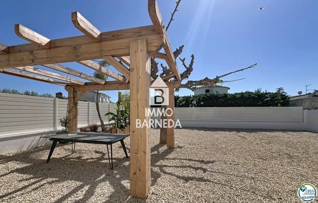5 makuuhuone Huvila myytävänä paikassa Empuriabrava, Castelló d'Empúries - 595 000 € (Ref: 9839712)
