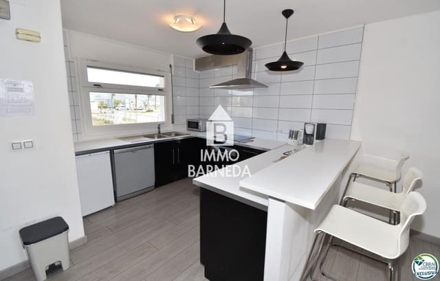11 makuuhuone Huvila myytävänä paikassa Empuriabrava, Castelló d'Empúries mukana uima-altaan 
autotalli - 4 500 000 € (Ref: 9847592)