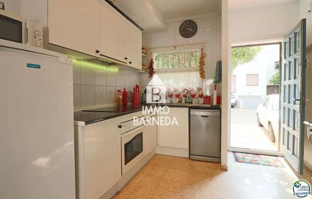 2 slaapkamer Villa te koop in Empuriabrava, Castelló d'Empúries met garage - € 295.000 (Ref: 9854515)