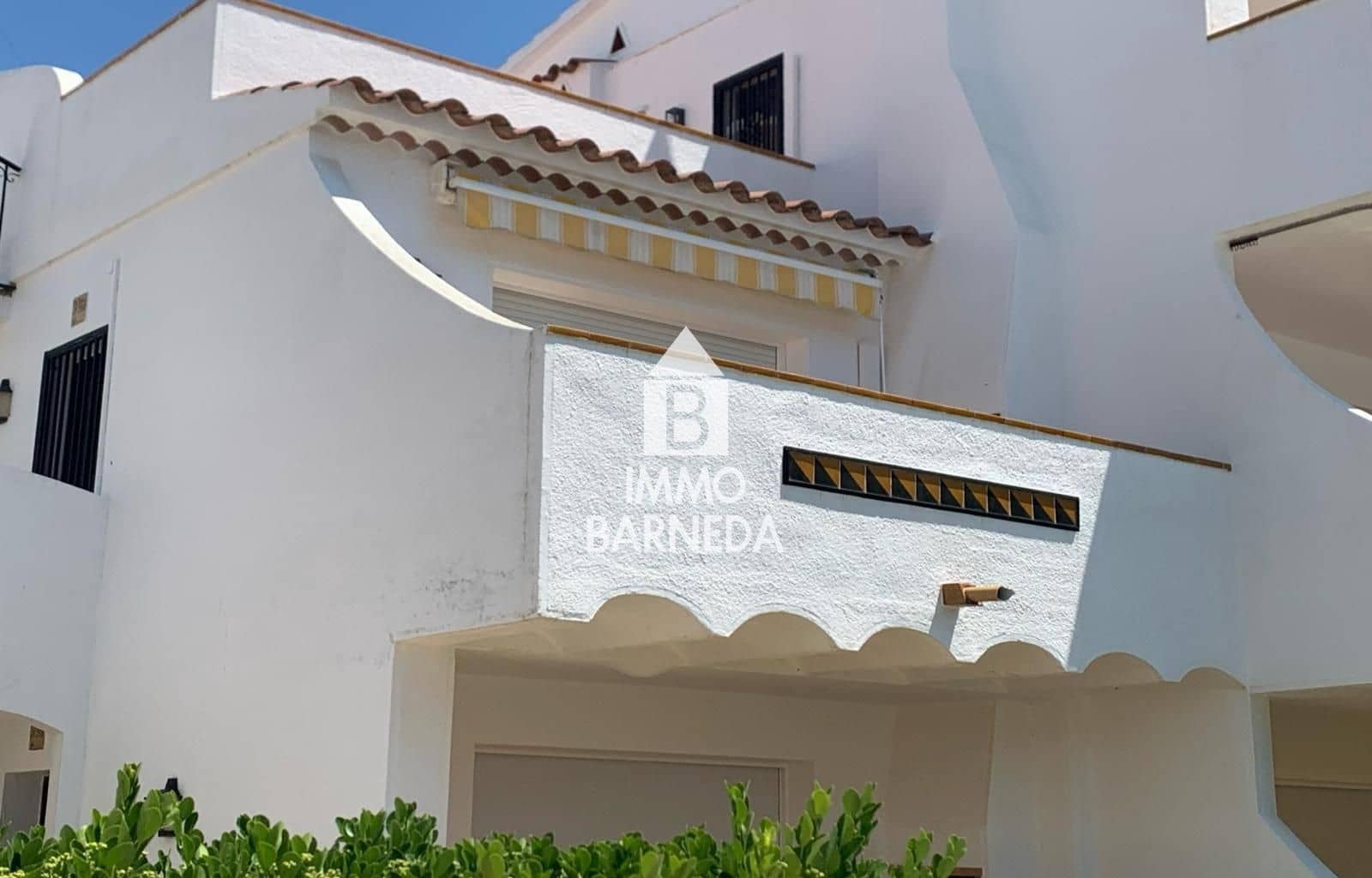1 bedroom Flat for sale in Roses with pool garage - € 145,000 (Ref: 9854516)