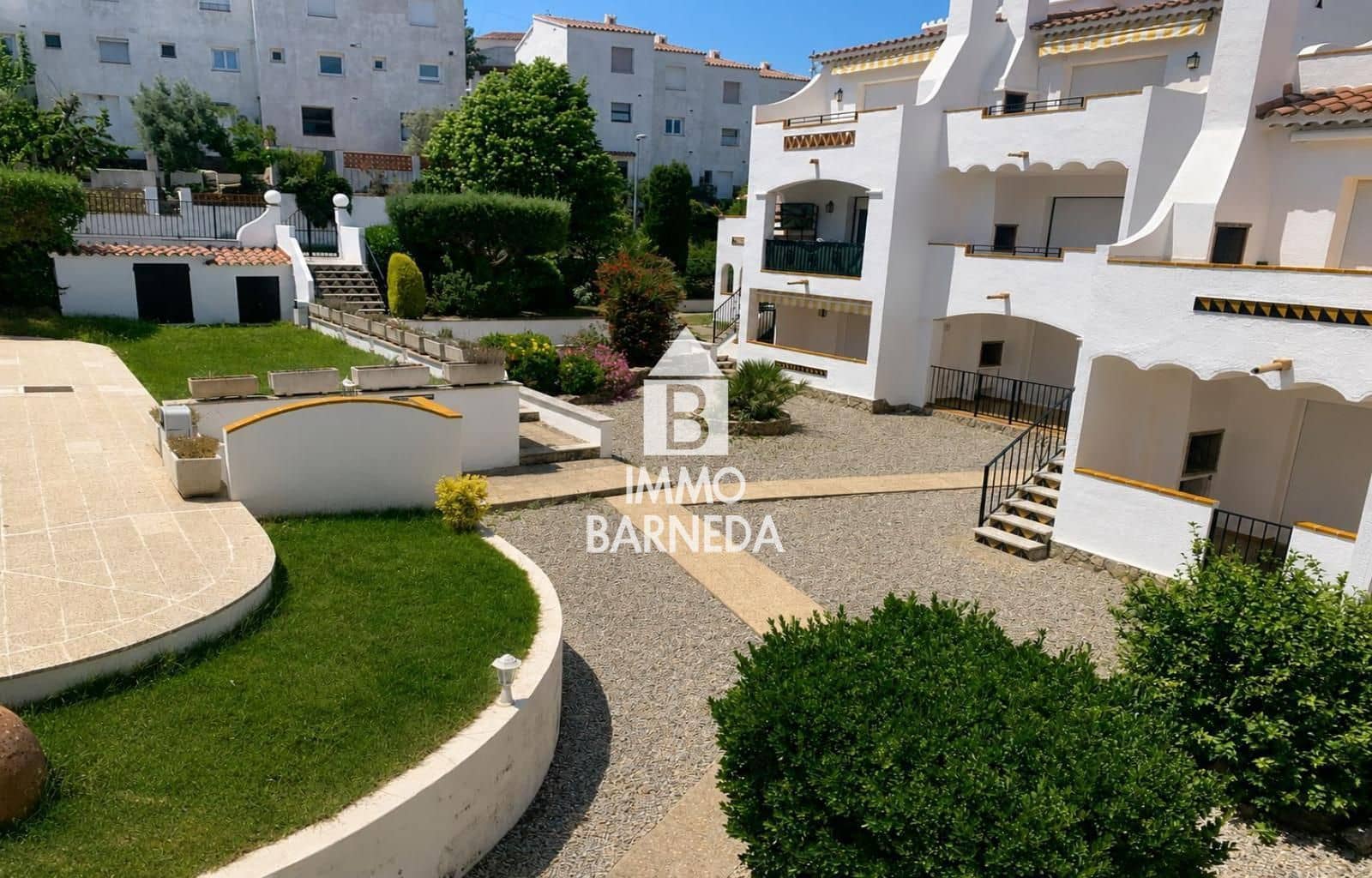 1 bedroom Flat for sale in Roses with pool garage - € 145,000 (Ref: 9854516)
