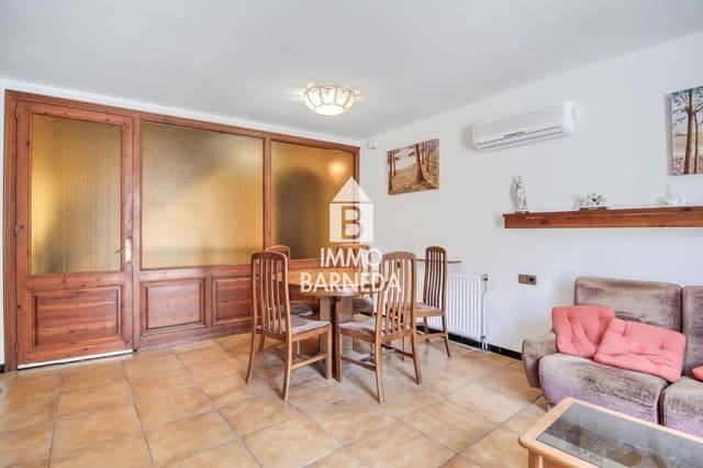 5 Zimmer Villa zu verkaufen in Peralada mit Garage - 295.000 € (Ref: 9858645)