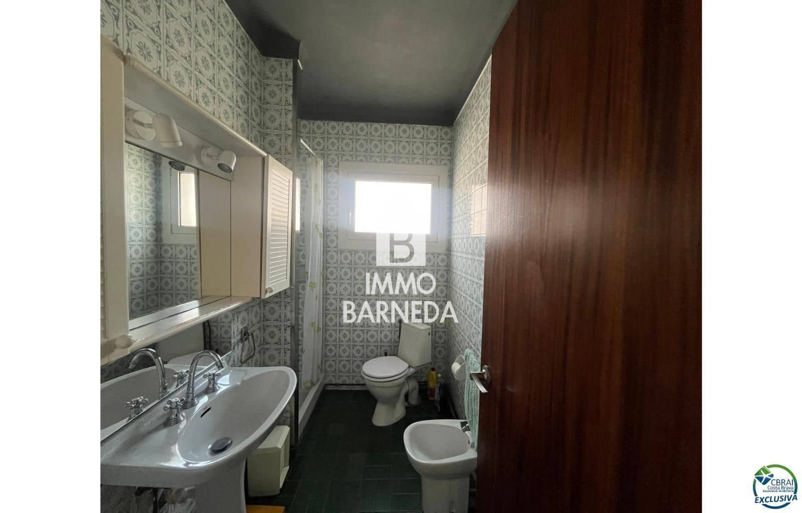 Villa for sale in Empuriabrava with garage - € 379,000 (Ref: 9882429)