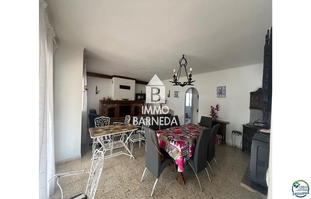 Villa til salg i Empuriabrava, Castelló d'Empúries med garage - € 379.000 (Ref: 9882429)