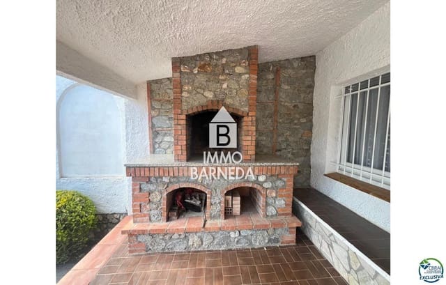 Villa til salg i Empuriabrava, Castelló d'Empúries med garage - € 379.000 (Ref: 9882429)