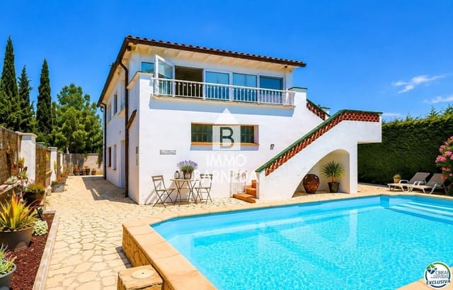 4 bedroom Villa for sale in Roses with pool garage - € 475,000 (Ref: 9892696)