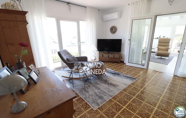 4 bedroom Villa for sale in Roses with pool garage - € 475,000 (Ref: 9892696)
