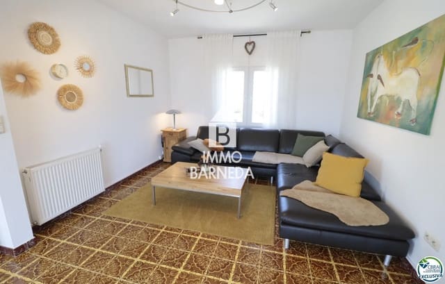 4 bedroom Villa for sale in Roses with pool garage - € 475,000 (Ref: 9892696)