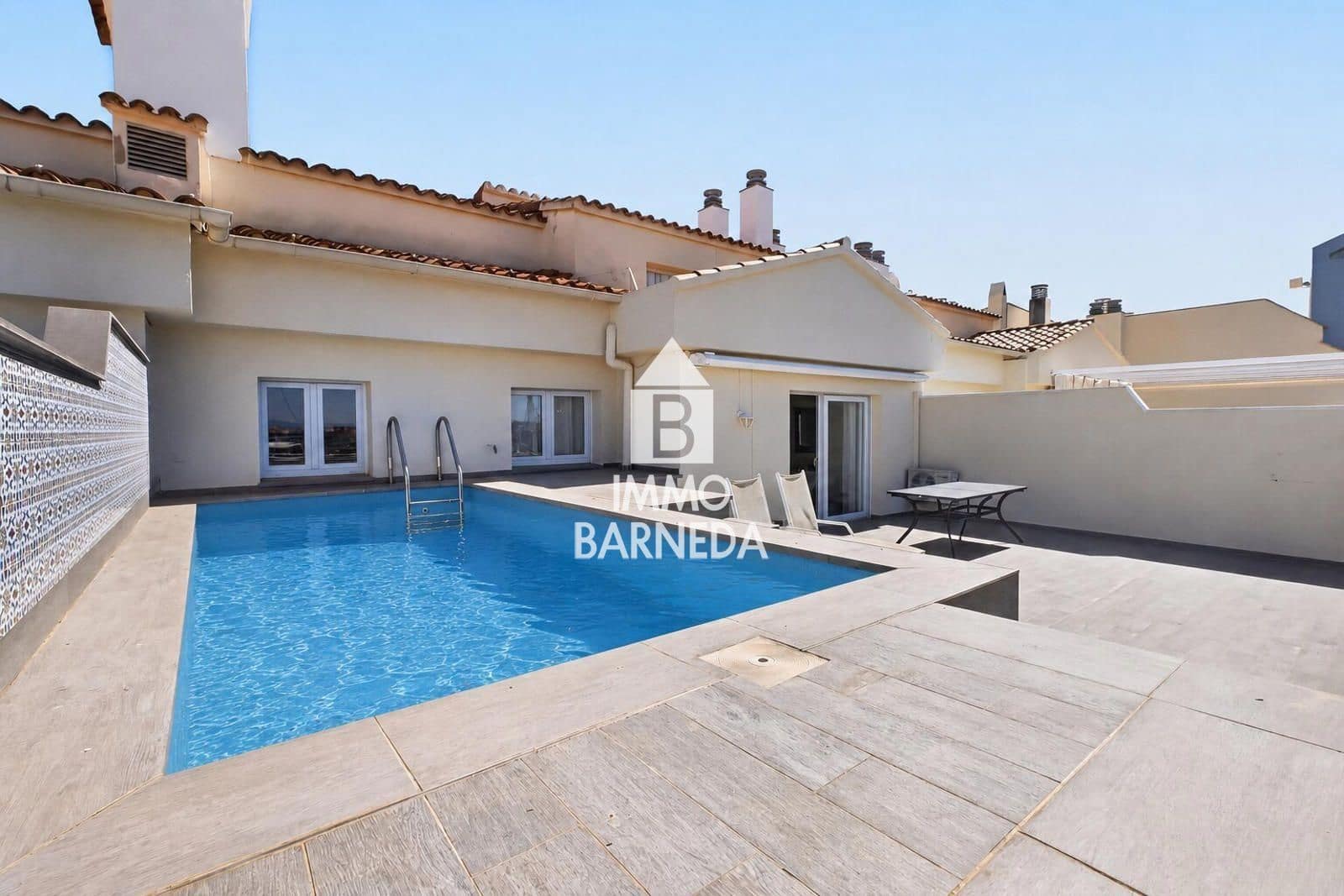 3 bedroom Flat for sale in Empuriabrava with pool garage - € 480,000 (Ref: 9895274)