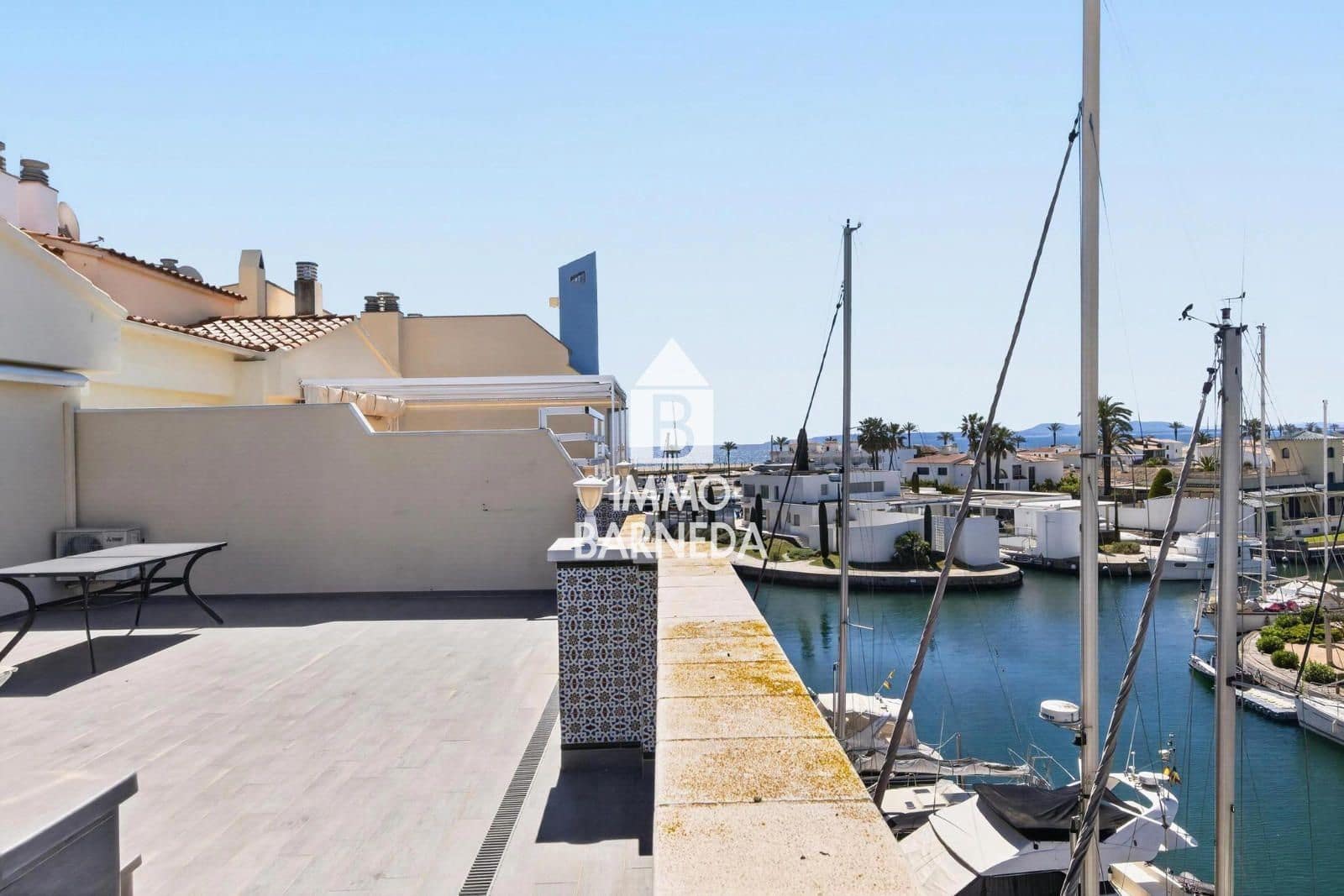 3 bedroom Flat for sale in Empuriabrava with pool garage - € 480,000 (Ref: 9895274)