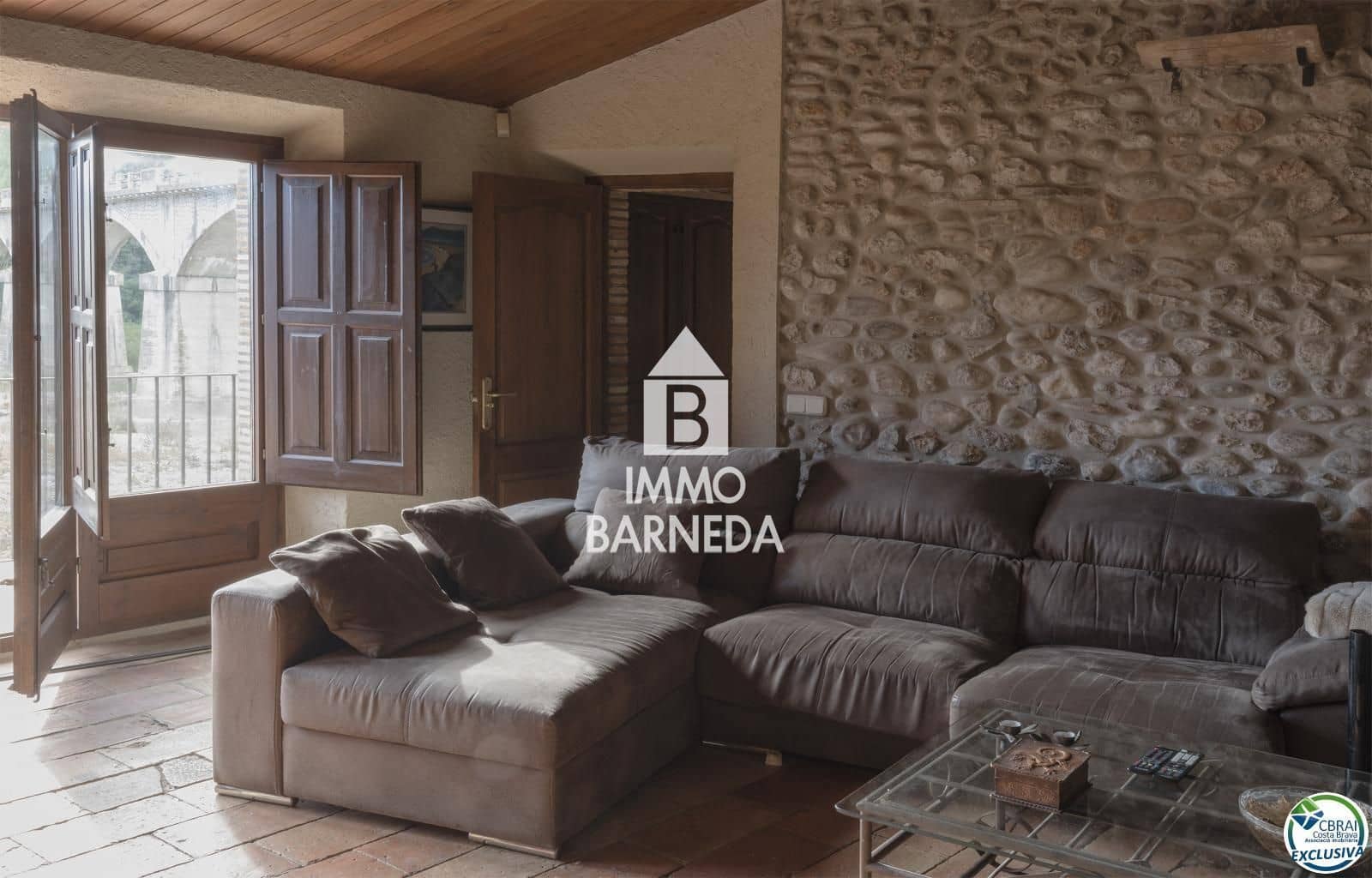 Chalet de 11 habitaciones en Sant Miquel de Fluvià en venta con piscina garaje - 1.900.000 € (Ref: 9895275)
