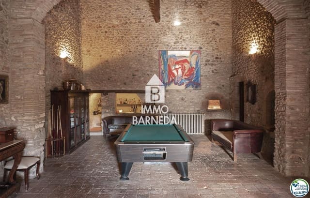 11 bedroom Villa for sale in Sant Miquel de Fluvià - € 1,900,000 (Ref: 9895275)