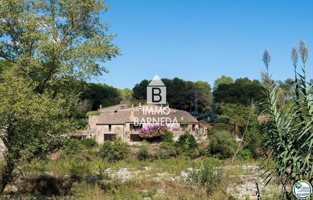 11 bedroom Villa for sale in Sant Miquel de Fluvià - € 1,900,000 (Ref: 9895275)