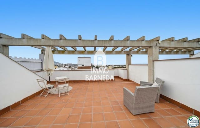 2 slaapkamer Flat te koop in Santa Margarida, Roses met zwembad garage - € 235.000 (Ref: 9911541)