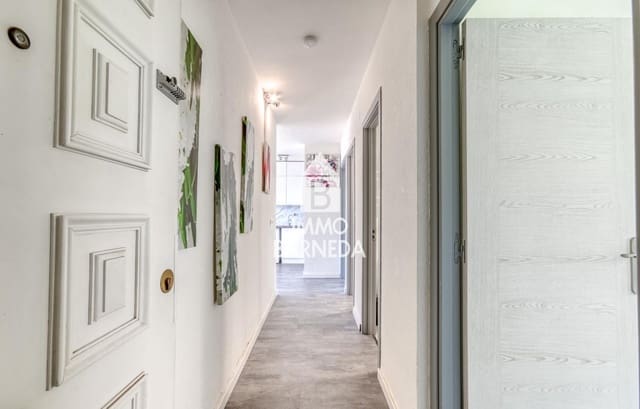 2 bedroom Flat for sale in Roses - € 223,000 (Ref: 9914835)