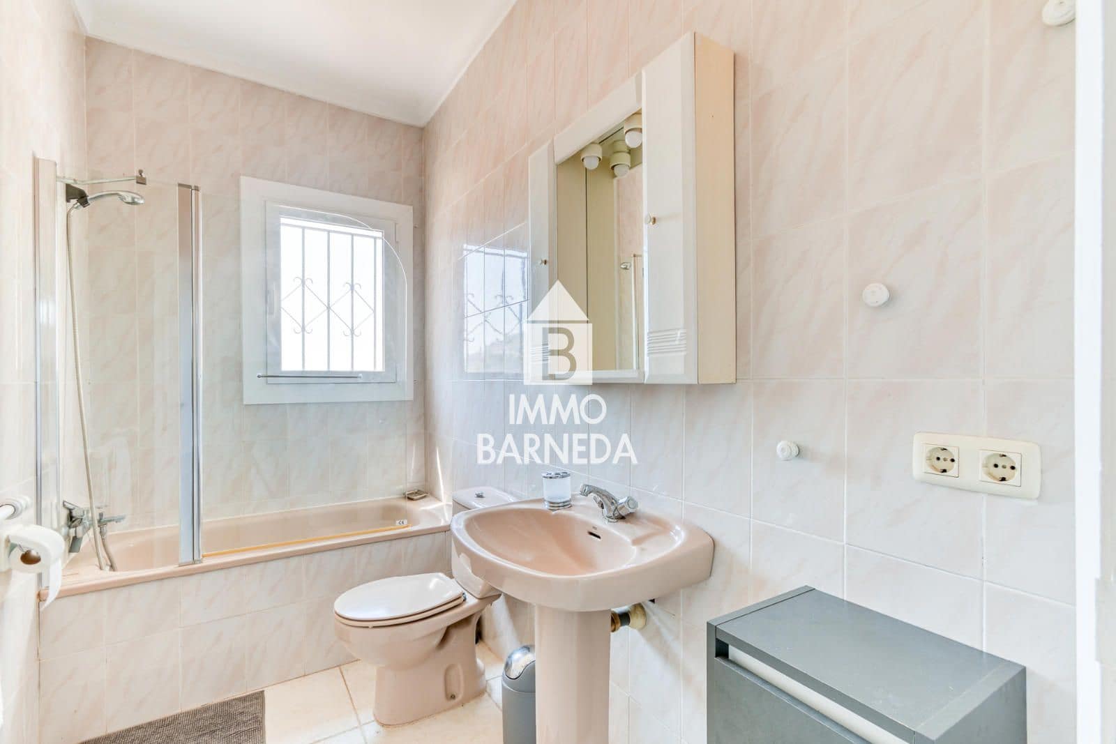 3 bedroom Townhouse for sale in Roses with garage - € 755,000 (Ref: 9926464)