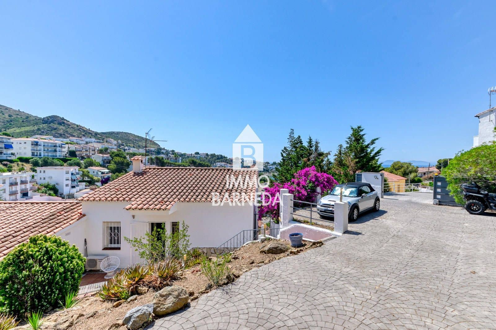 3 bedroom Townhouse for sale in Roses with garage - € 755,000 (Ref: 9926464)