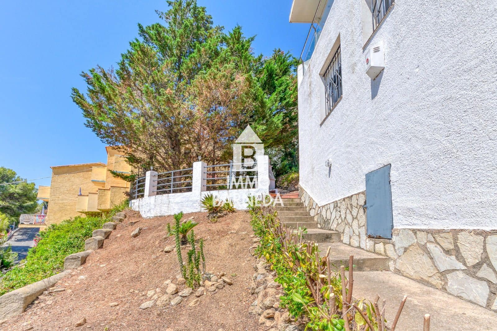 3 bedroom Townhouse for sale in Roses with garage - € 755,000 (Ref: 9926464)