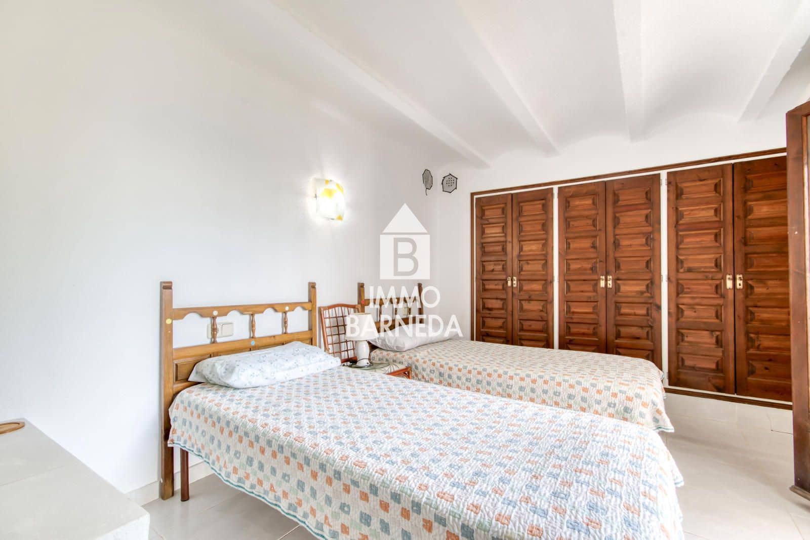 3 bedroom Flat for sale in Roses with pool garage - € 385,000 (Ref: 9929770)