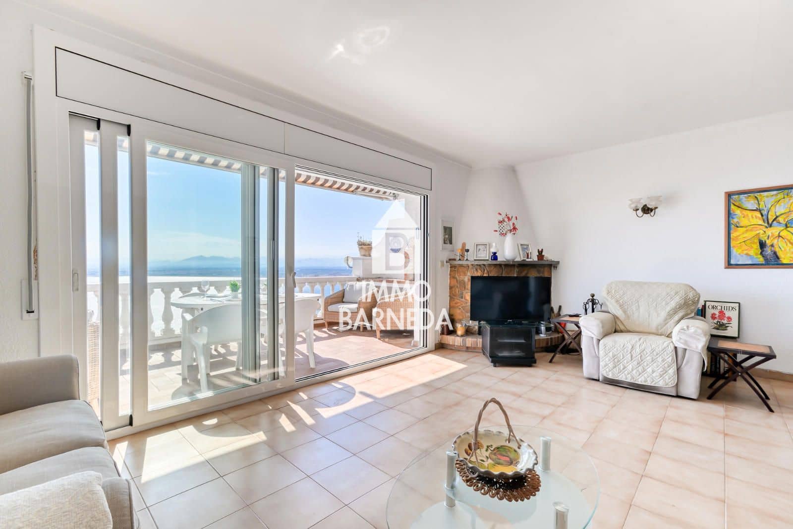 3 bedroom Flat for sale in Roses with pool garage - € 385,000 (Ref: 9929770)