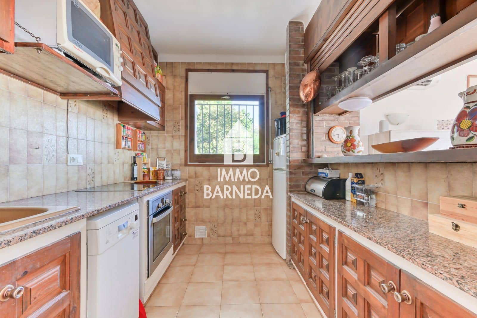 3 bedroom Flat for sale in Roses with pool garage - € 385,000 (Ref: 9929770)